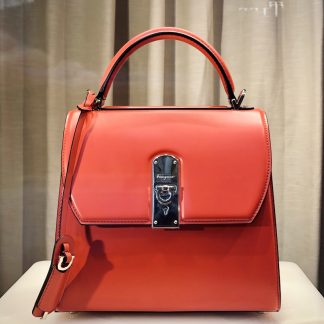 Elegance leather handbag